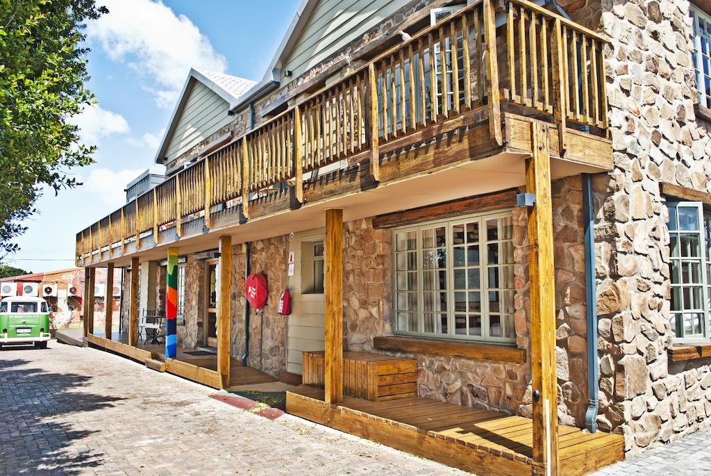 Funky Town Hotel Jeffreys Bay Exterior foto